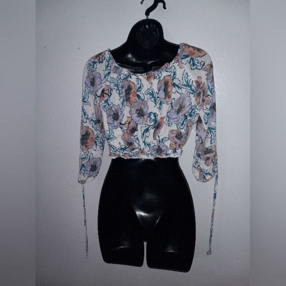 One Clothing floral crop top - Picture 2 of 3
